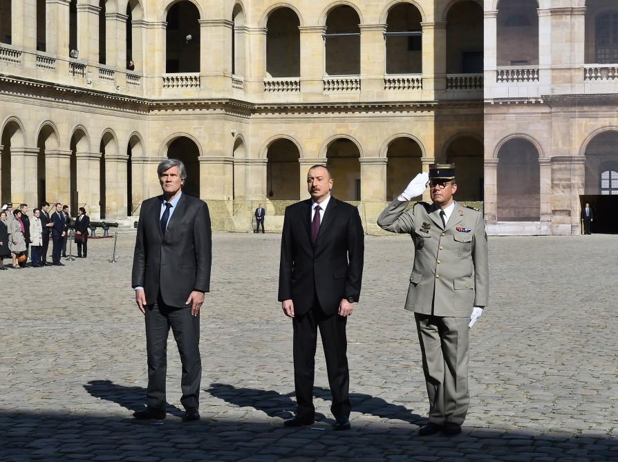 В Париже состоялась  церемония официальной встречи Президента Азербайджана (ФОТО)