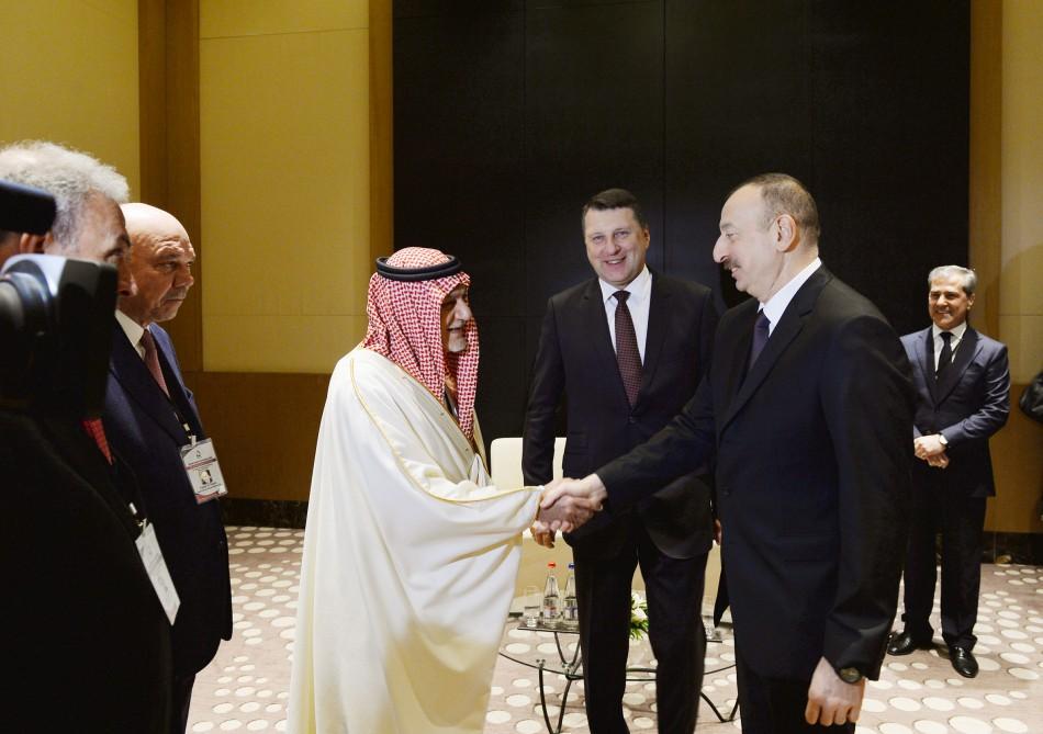 Президент Азербайджана Ильхам Алиев и Первая леди Мехрибан Алиева приняли участие в V Глобальном Бакинском форуме (ФОТО) (версия 2)