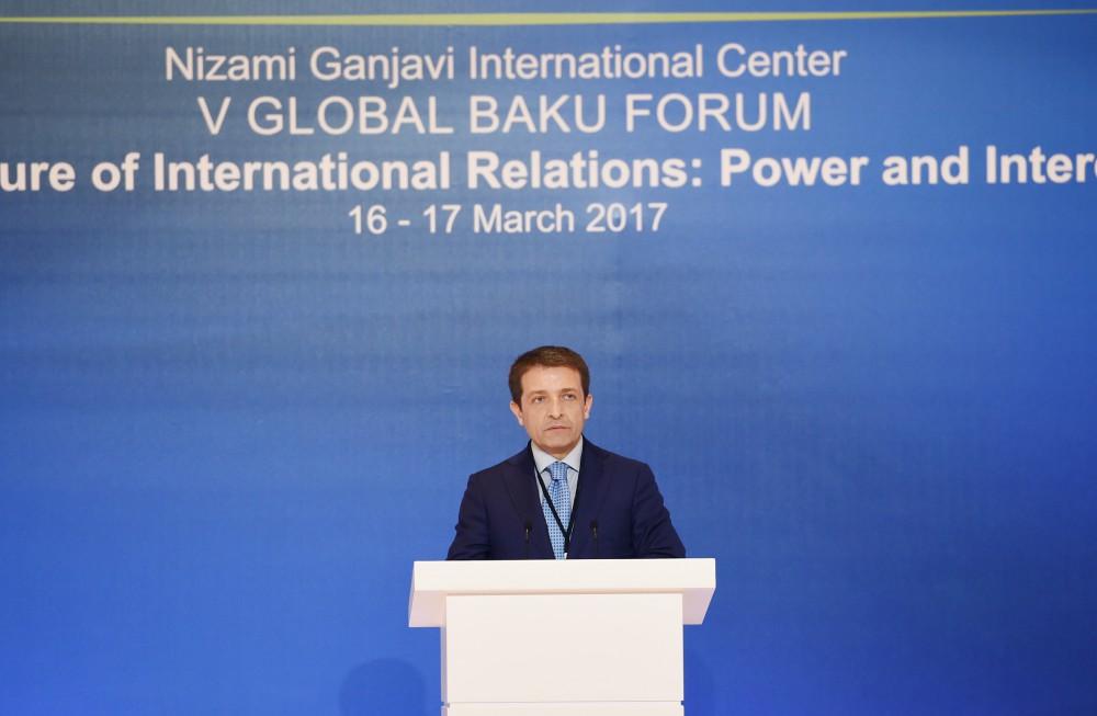 Президент Азербайджана Ильхам Алиев и Первая леди Мехрибан Алиева приняли участие в V Глобальном Бакинском форуме (ФОТО) (версия 2)