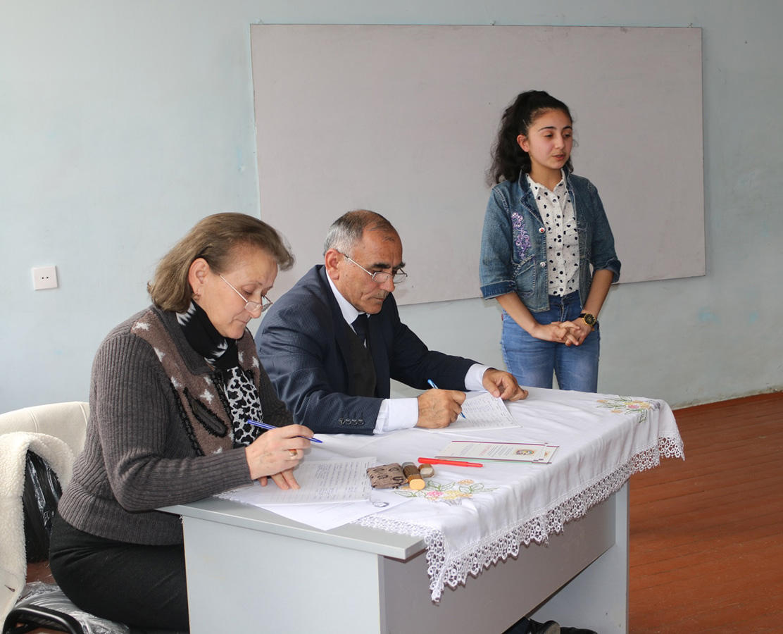 В Ширване состоялась Олимпиада по русскому языку (ФОТО)