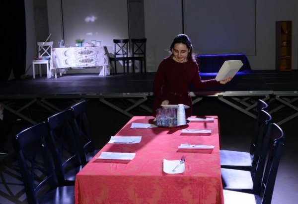 В Центре Современного Искусства YARAT состоялся показ спектакля "ЮЛА" (ФОТО)