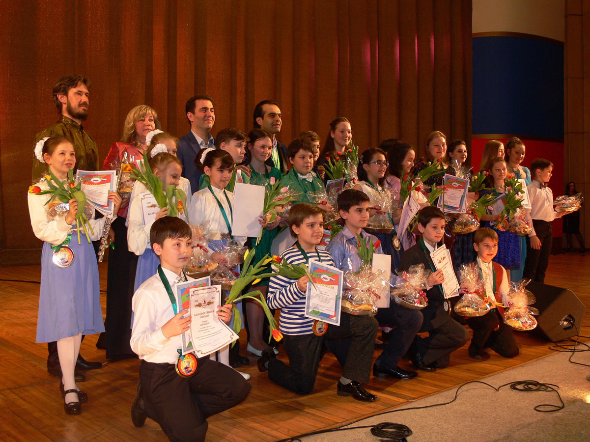 Азербайджанский скрипач-виртуоз зажег огонь в глазах российских детей (ФОТО)