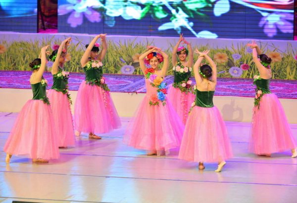 С любовью к детям! Праздник во Дворце Гейдара Алиева (ФОТО)