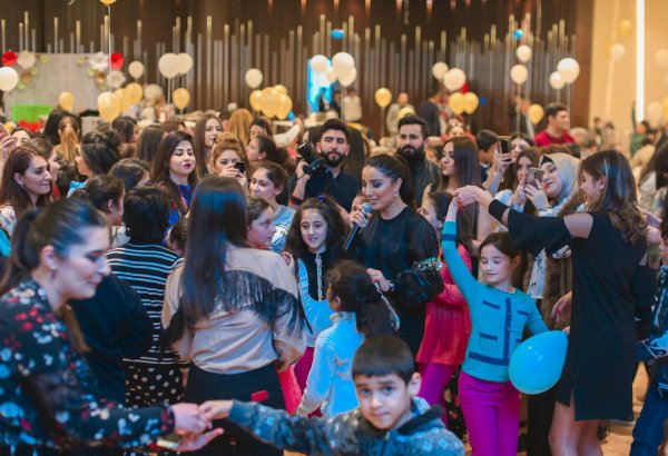 В Баку прошла благотворительная акция "Напиши желание – получи подарок" (ФОТО)