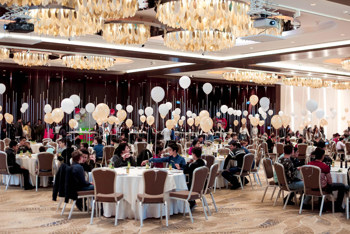 В Баку прошла благотворительная акция "Напиши желание – получи подарок" (ФОТО)