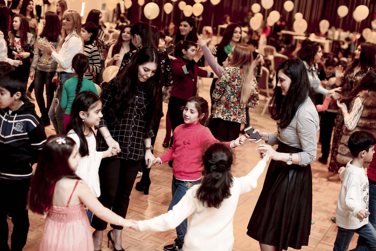 В Баку прошла благотворительная акция "Напиши желание – получи подарок" (ФОТО)