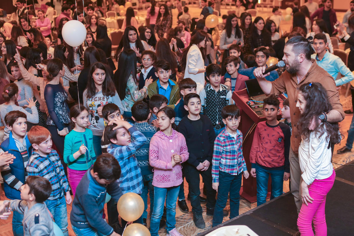 В Баку прошла благотворительная акция "Напиши желание – получи подарок" (ФОТО)