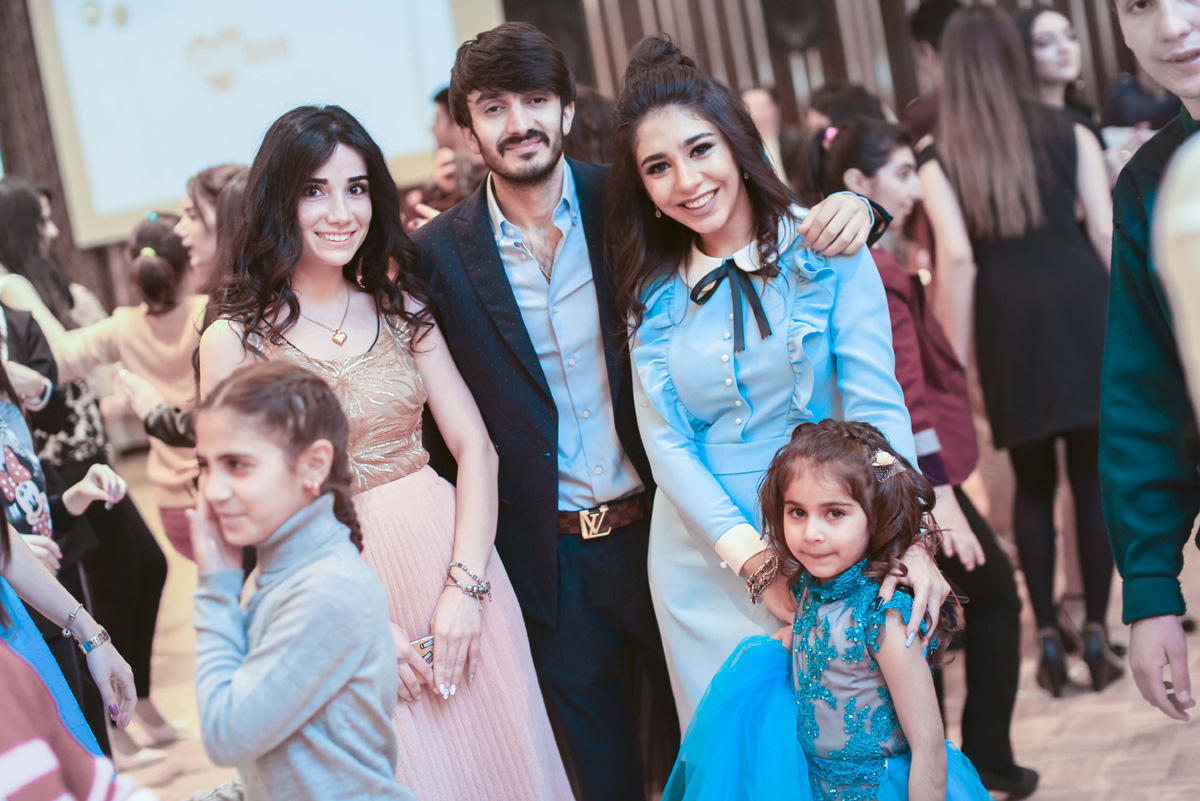 В Баку прошла благотворительная акция "Напиши желание – получи подарок" (ФОТО)