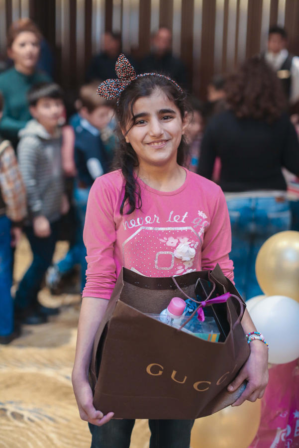 В Баку прошла благотворительная акция "Напиши желание – получи подарок" (ФОТО)