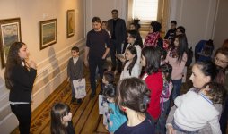 В Баку прошел интересный мастер-класс по сказкотерапии (ФОТО)
