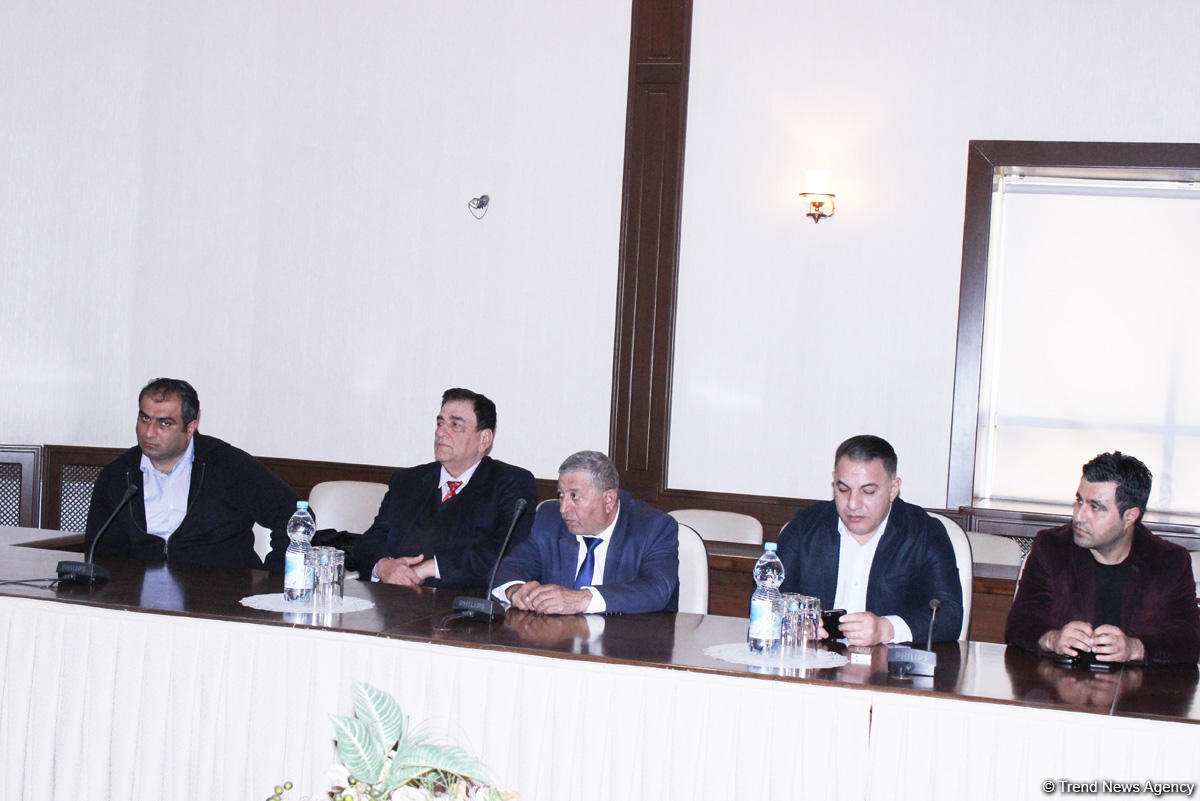 Надо просто любить, как Асли и Керем… - новый клип Джейхуна Керимова и Васифа Магеррамли (ВИДЕО, ФОТО)