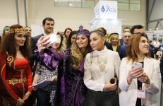 Президент Ильхам Алиев и Первая леди Мехрибан Алиева ознакомились с XVI Азербайджанской международной выставкой туризма и путешествий (ФОТО)