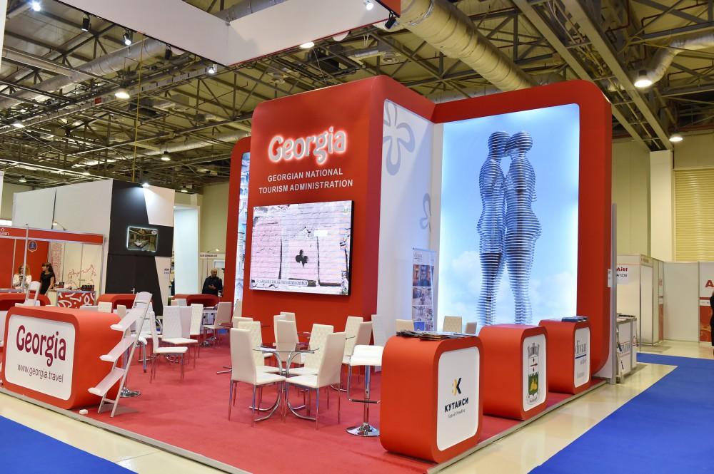 Президент Ильхам Алиев и Первая леди Мехрибан Алиева ознакомились с XVI Азербайджанской международной выставкой туризма и путешествий (ФОТО)