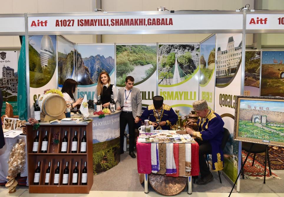 Президент Ильхам Алиев и Первая леди Мехрибан Алиева ознакомились с XVI Азербайджанской международной выставкой туризма и путешествий (ФОТО)