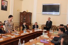 В Баку презентован проект "Азербайджанская литература на узбекском языке" (ФОТО)