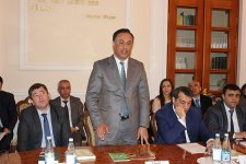 В Баку презентован проект "Азербайджанская литература на узбекском языке" (ФОТО)