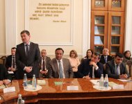 В Баку презентован проект "Азербайджанская литература на узбекском языке" (ФОТО)