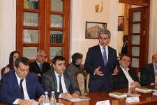 В Баку презентован проект "Азербайджанская литература на узбекском языке" (ФОТО)