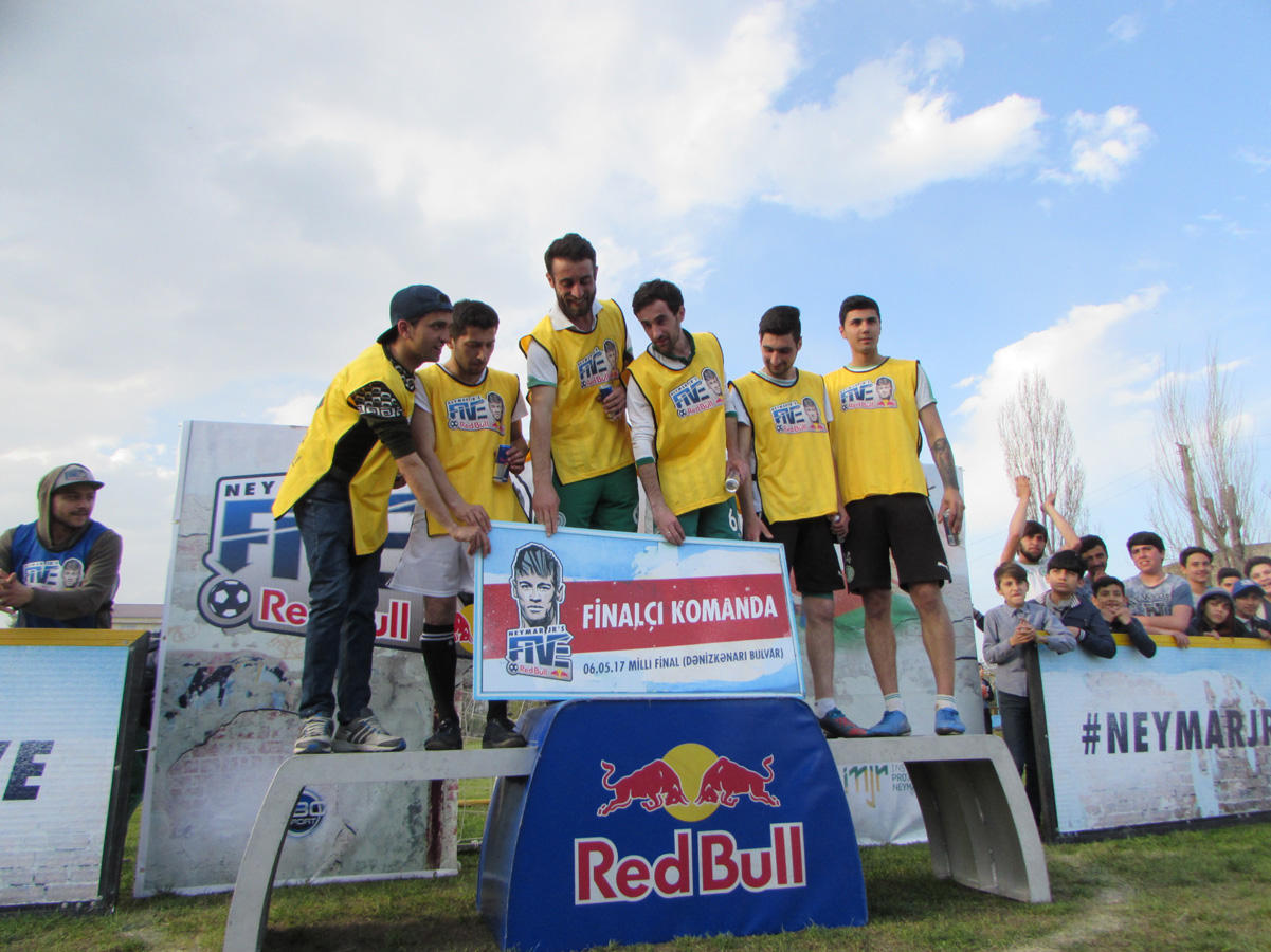 Неймар дал шанс молодым азербайджанским футболистам (ФОТО)