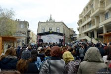 Праздничное открытие Бакинского шопинг-фестиваля в Ичери Шехер (ФОТО)