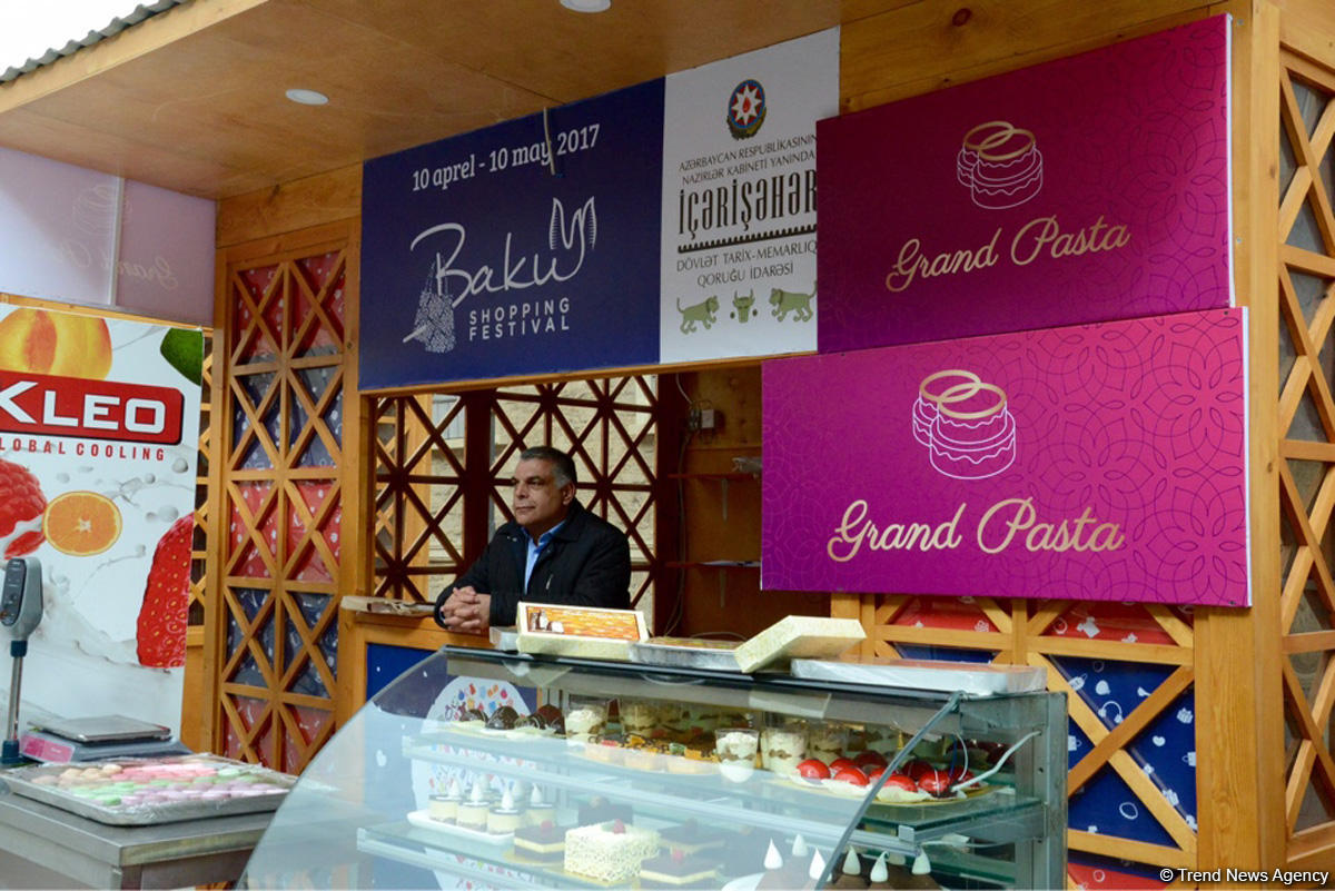 Праздничное открытие Бакинского шопинг-фестиваля в Ичери Шехер (ФОТО)