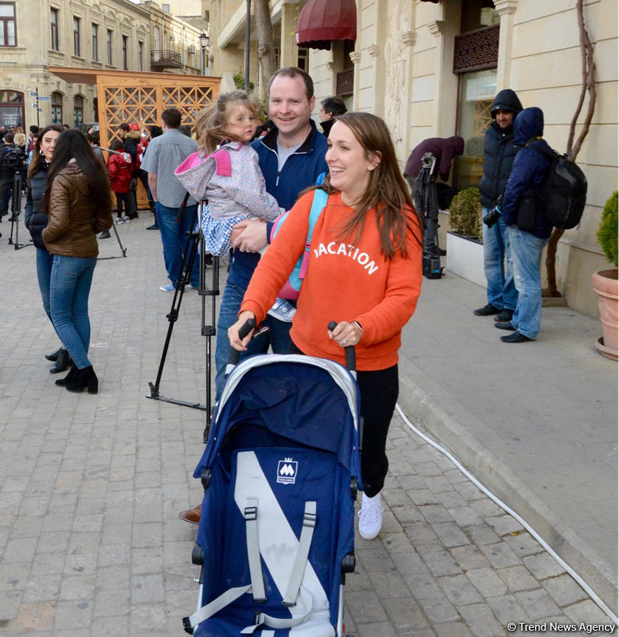 Праздничное открытие Бакинского шопинг-фестиваля в Ичери Шехер (ФОТО)