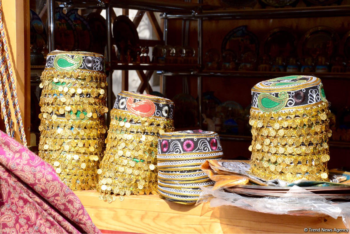 Праздничное открытие Бакинского шопинг-фестиваля в Ичери Шехер (ФОТО)