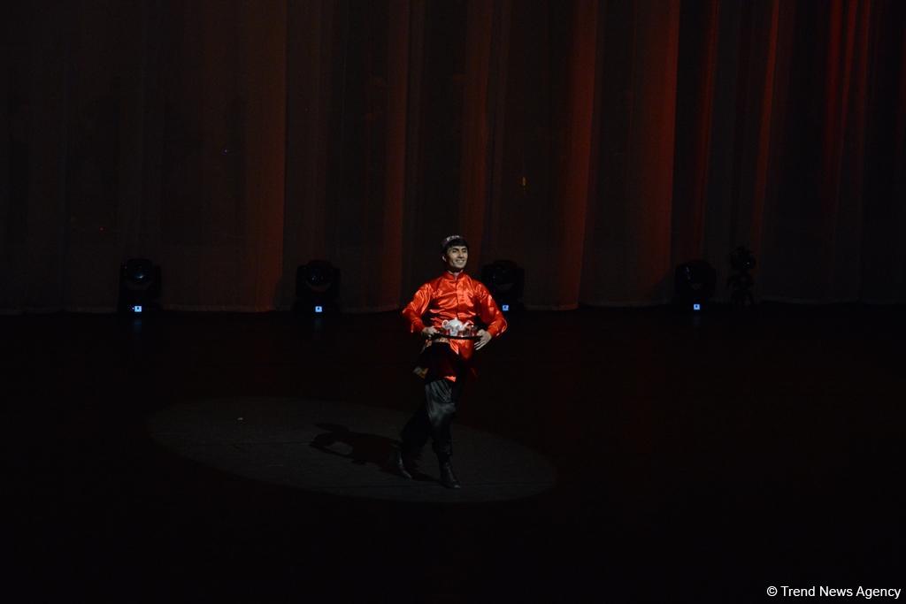 Гостям Исламиады представлено музыкальное и танцевальное искусство Азербайджана (ФОТО)