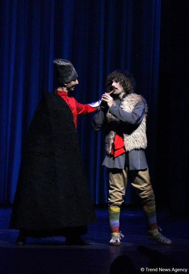 Гостям Исламиады представлено музыкальное и танцевальное искусство Азербайджана (ФОТО)