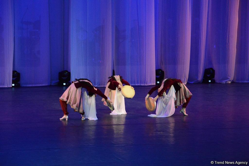 Гостям Исламиады представлено музыкальное и танцевальное искусство Азербайджана (ФОТО)