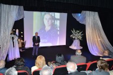 Азербайджанские актеры почтили память Рамиза Саркарова (ФОТО)