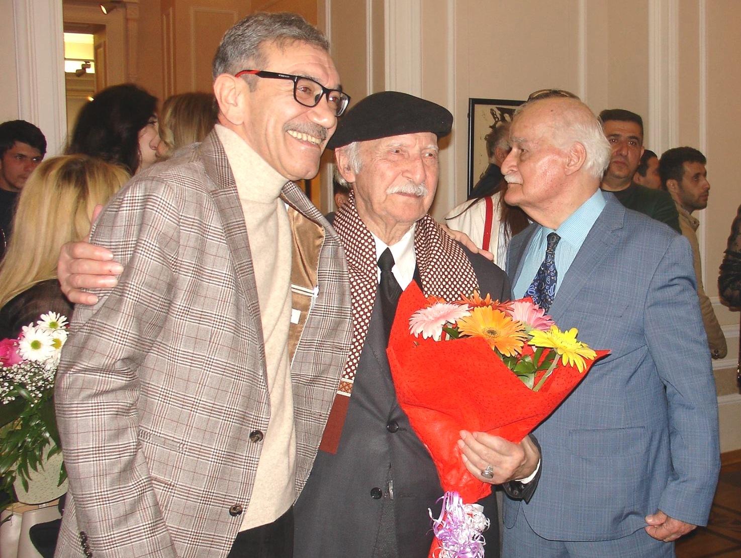 Мастер верный своим идеалам: выставка новых картин 86-летнего Алтая Гаджиева (ФОТО)