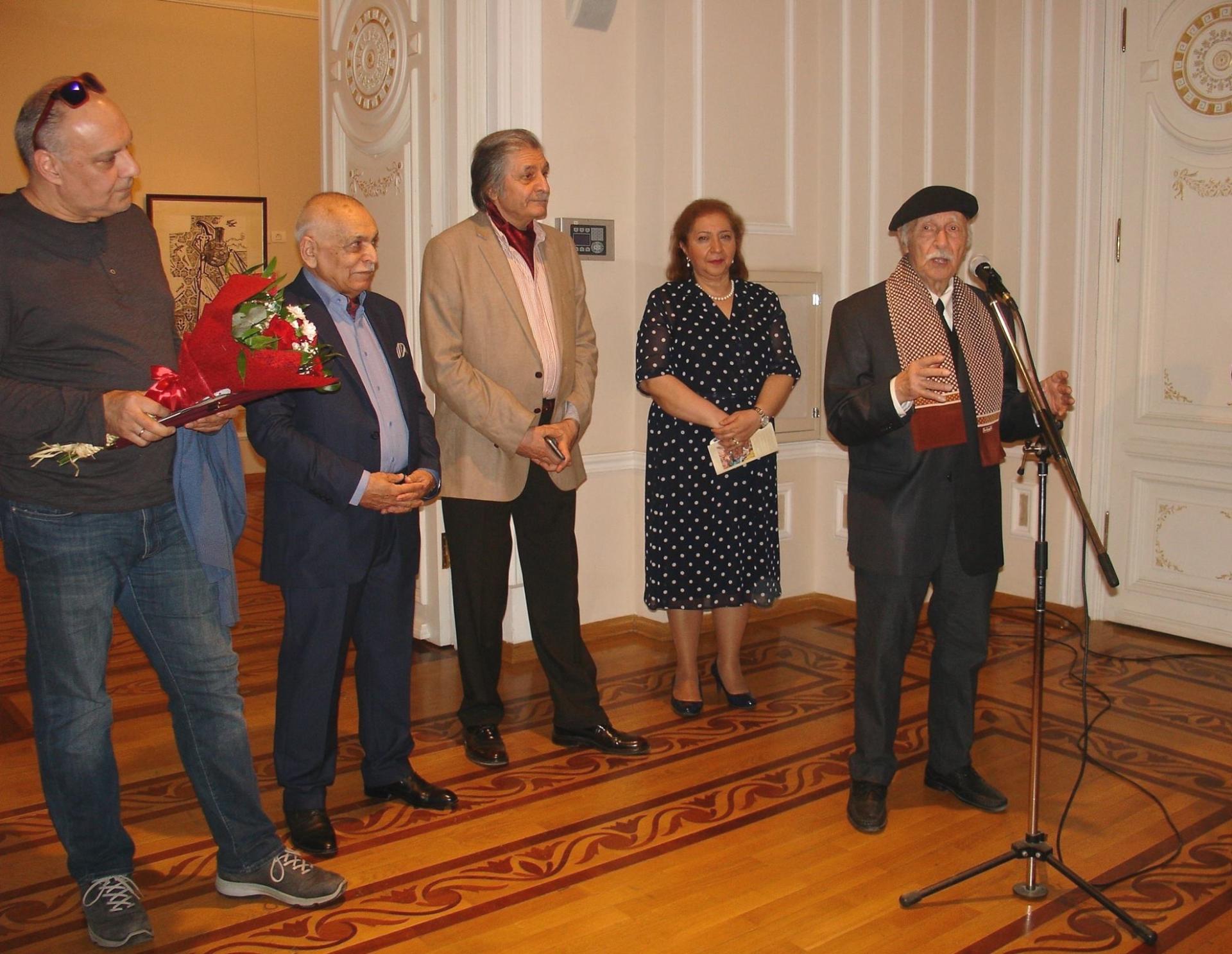 Мастер верный своим идеалам: выставка новых картин 86-летнего Алтая Гаджиева (ФОТО)