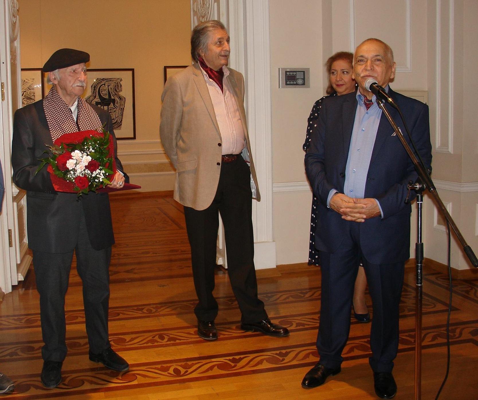 Мастер верный своим идеалам: выставка новых картин 86-летнего Алтая Гаджиева (ФОТО)