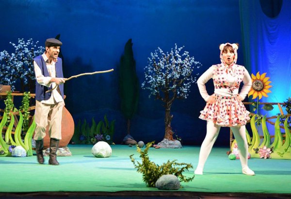 В России и Грузии ждут азербайджанский театр (ФОТО)