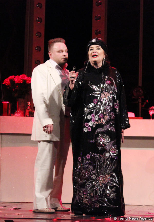 Русдрама имени Самеда Вургуна - 98 знаков качества (ФОТО)