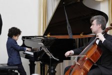 В Баку юные музыканты продемонстрировали свои достижения (ФОТО)