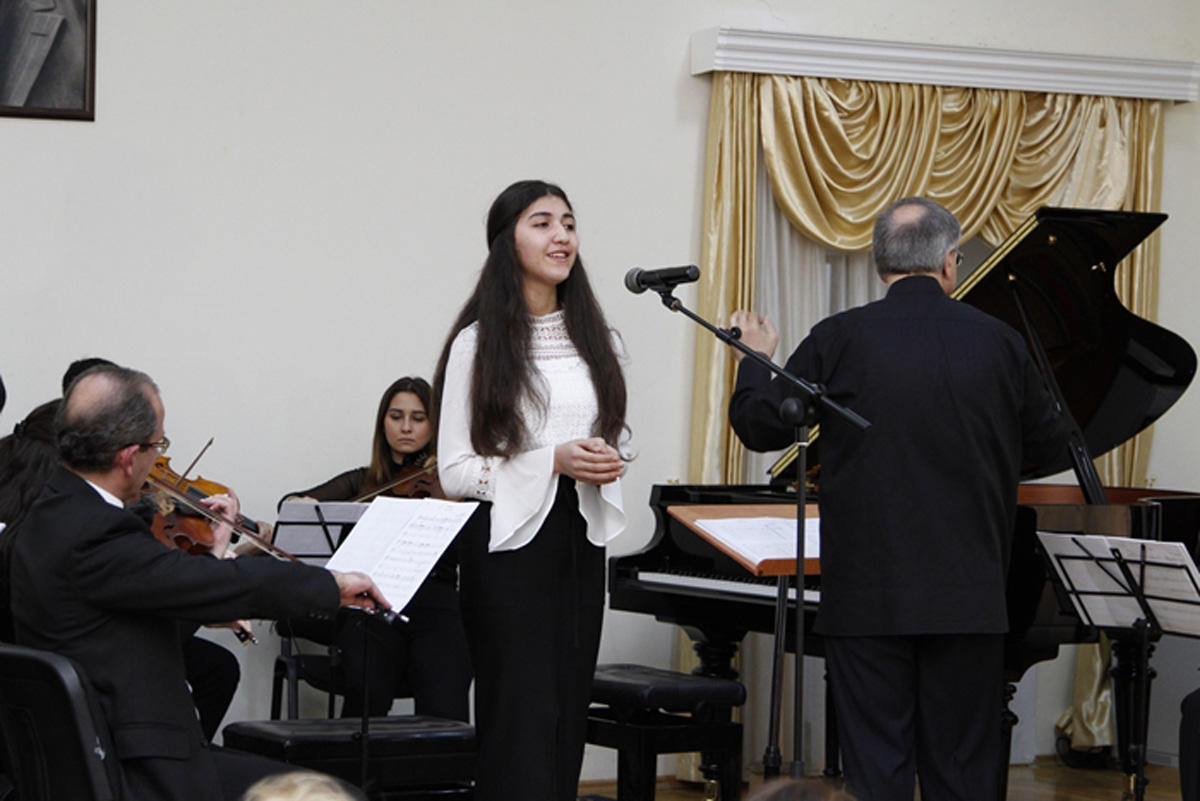 В Баку юные музыканты продемонстрировали свои достижения (ФОТО)