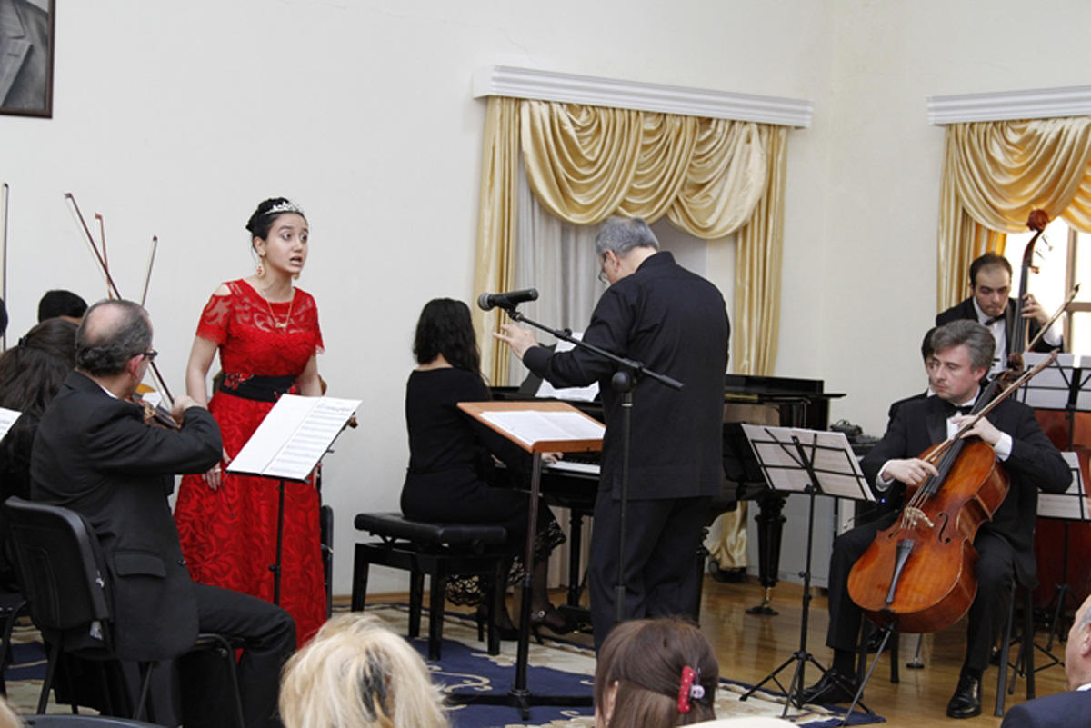 В Баку юные музыканты продемонстрировали свои достижения (ФОТО)