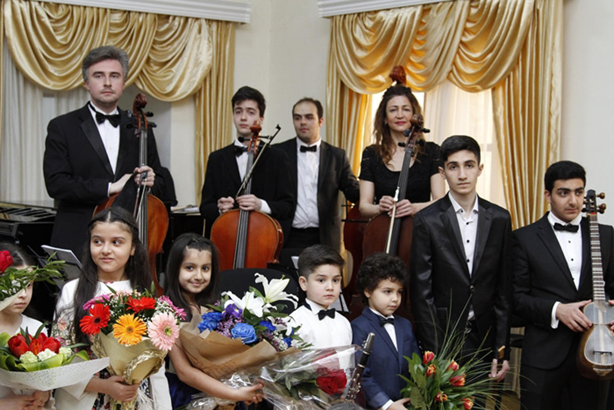 В Баку юные музыканты продемонстрировали свои достижения (ФОТО)