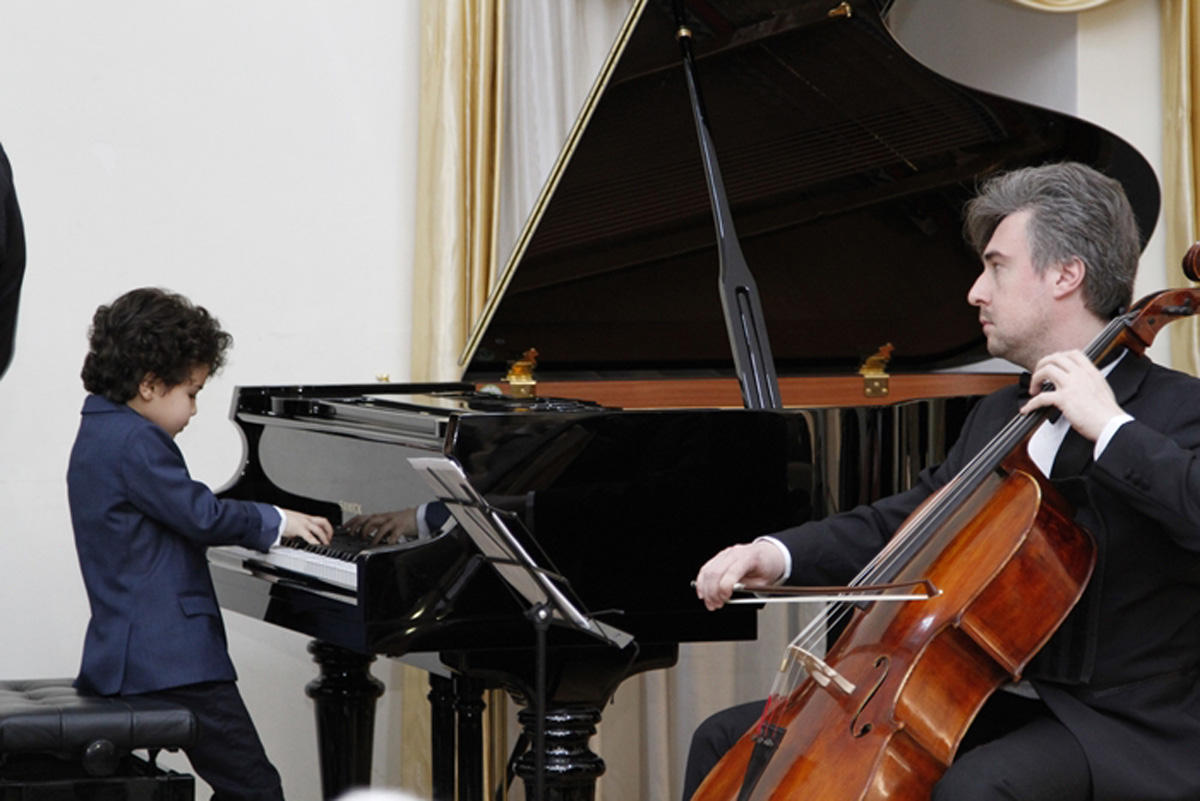 В Баку юные музыканты продемонстрировали свои достижения (ФОТО)