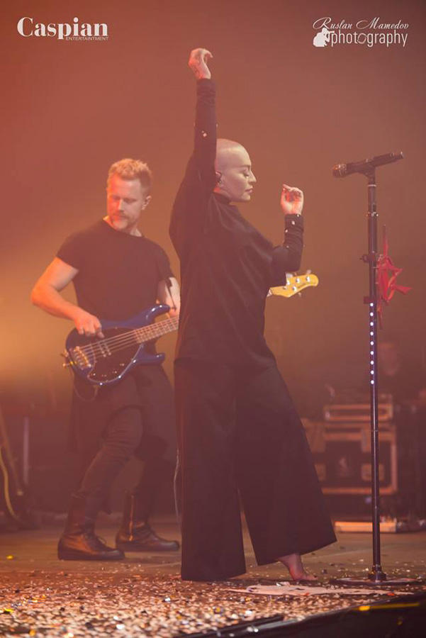 Вечерний Баку наполнился потрясающей энергетикой Наргиз Закировой (ФОТО)