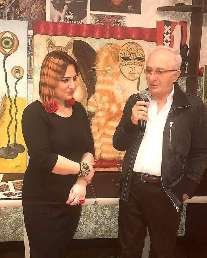 Как нарисовать запах женщины? Гюнель Равилова показала, как это сделать (ФОТО)