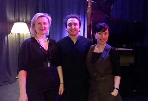 Танго Анджелины Джоли и Брэда Питта, или День рождения азербайджанского музыканта в Вене (ФОТО)