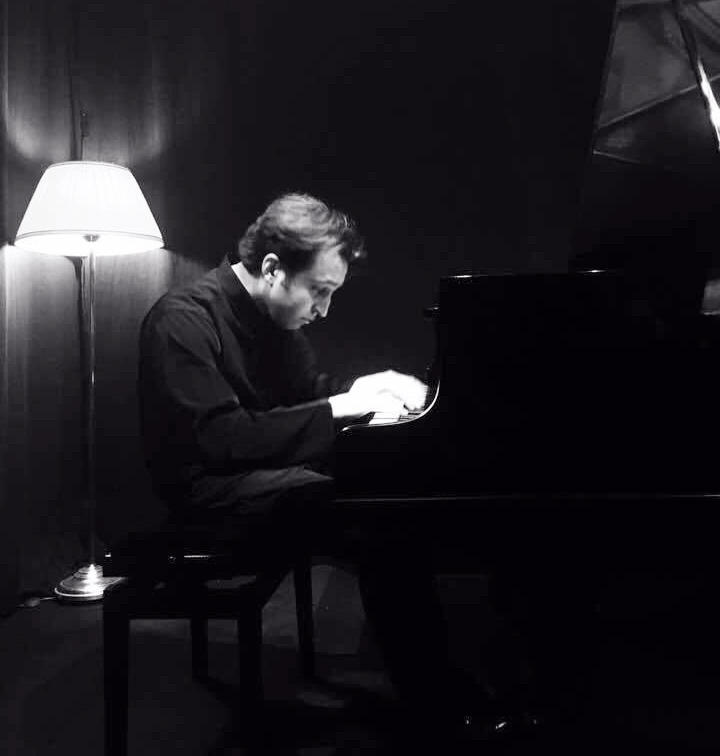 Танго Анджелины Джоли и Брэда Питта, или День рождения азербайджанского музыканта в Вене (ФОТО)