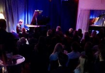 Танго Анджелины Джоли и Брэда Питта, или День рождения азербайджанского музыканта в Вене (ФОТО)