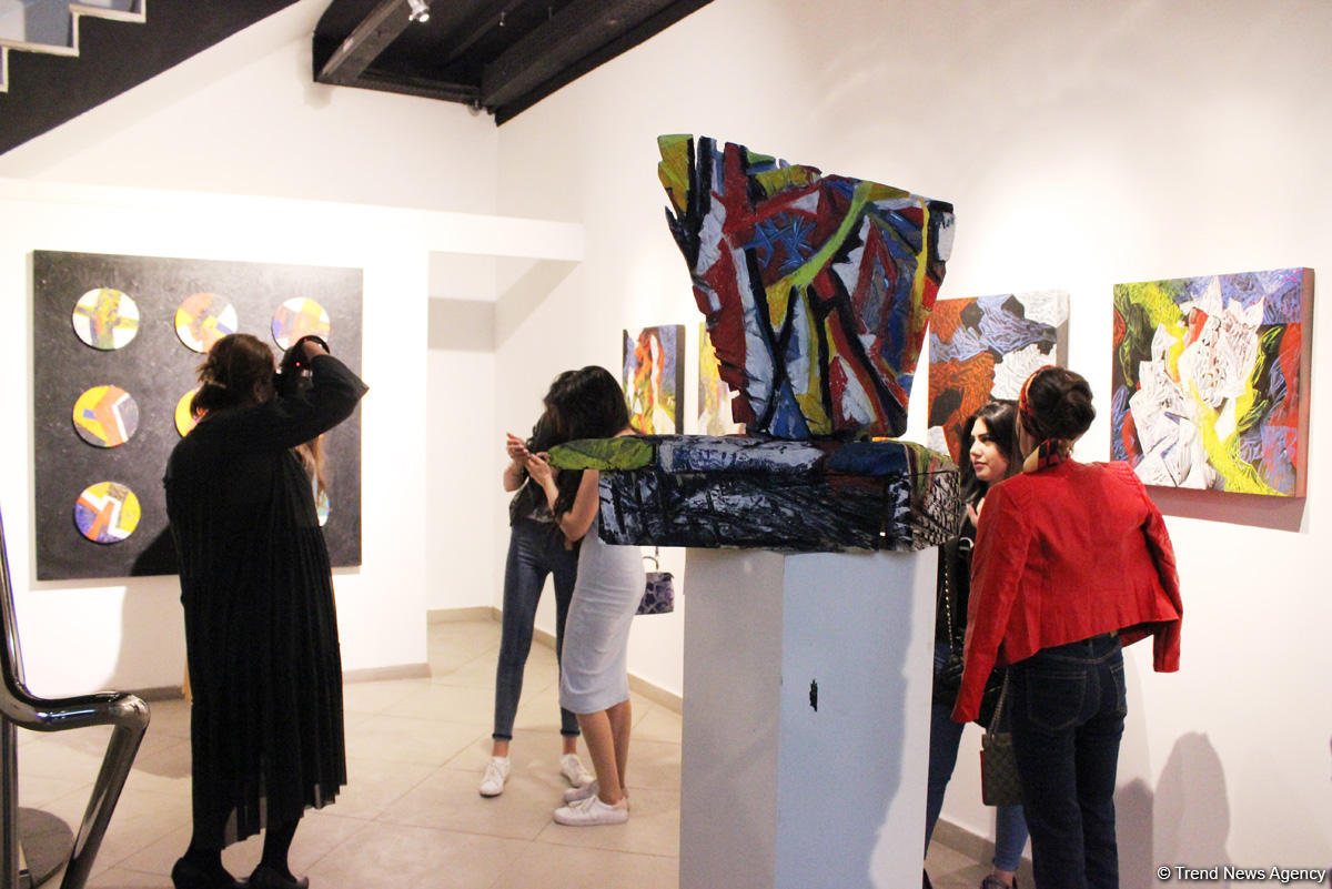 В Yay Gallery открылась выставка "1001 Ночь": традиции и ценности культуры исламского мира (ФОТО)