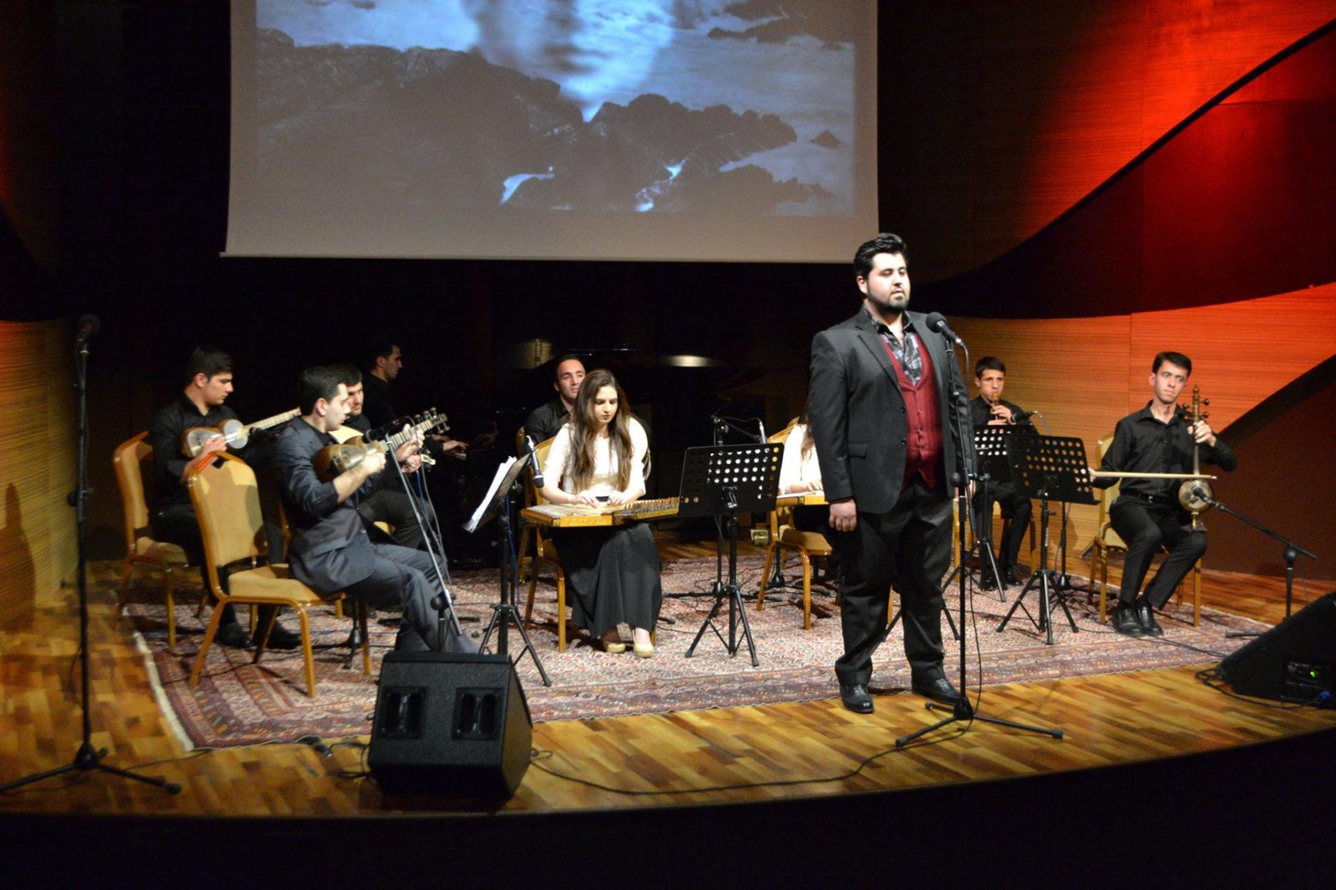 "Yenə o bağ olaydı": Вечер-посвящение Микаилу Мушфигу (ФОТО)