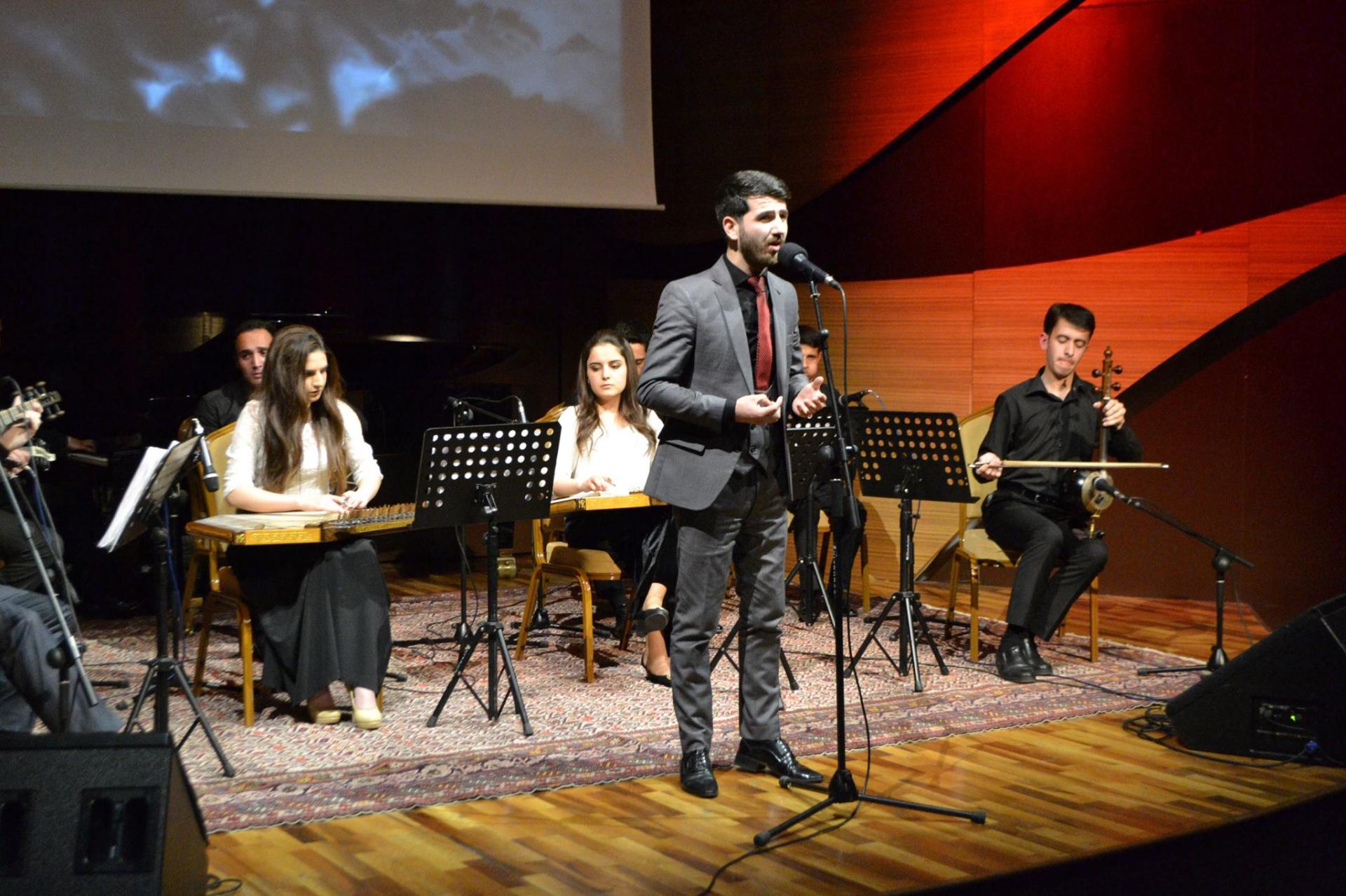 "Yenə o bağ olaydı": Вечер-посвящение Микаилу Мушфигу (ФОТО)