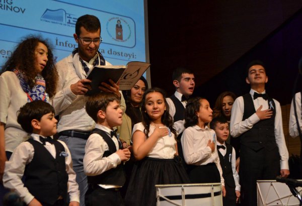 В Баку впервые прошел необычный концерт детей с аутизмом "Зажги синим" (ФОТО)